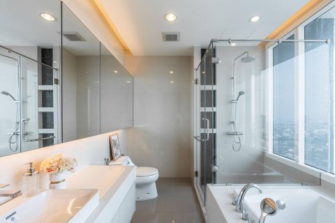 Condominio de 3 dormitorios en Bangkok, Tailandia № 157581 - foto 13