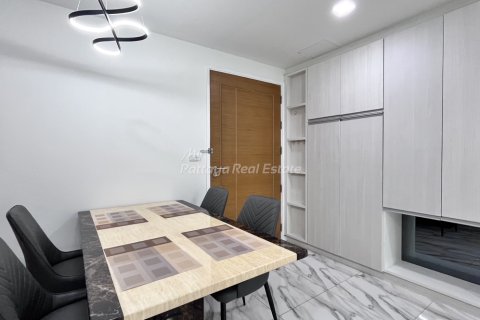 Condominio de 2 dormitorios en Bang Lamung, Tailandia № 178107 - foto 2