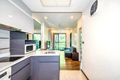 Condominio de 1 dormitorio en Khlong Toei, Bangkok, Tailandia № 173034 - foto 2