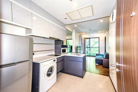 Condominio de 1 dormitorio en Khlong Toei, Bangkok, Tailandia № 173034 - foto 3