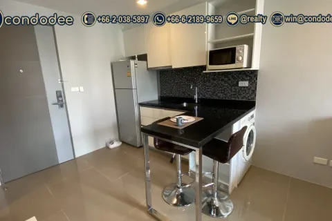 Condo in Watthana, Bangkok, Thailand, 1 bedroom  № 200779 - photo 9