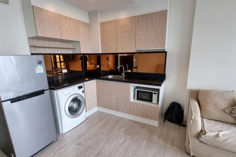 Condominio de 1 dormitorio en Ratchathewi, Bangkok, Tailandia № 200778 - foto 10