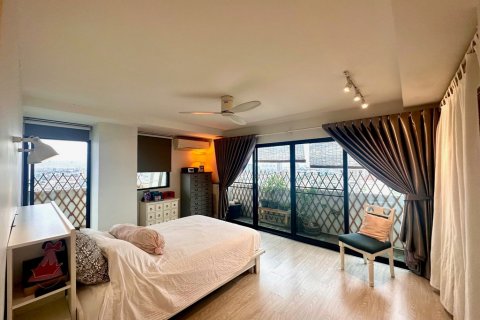 Condominio de 3 dormitorios en Bangkok, Tailandia № 115745 - foto 12