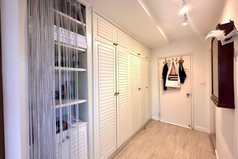 Condominio de 3 dormitorios en Bangkok, Tailandia № 115745 - foto 14