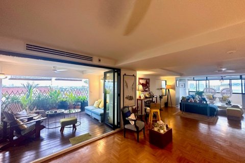 Condominio de 3 dormitorios en Bangkok, Tailandia № 115745 - foto 2