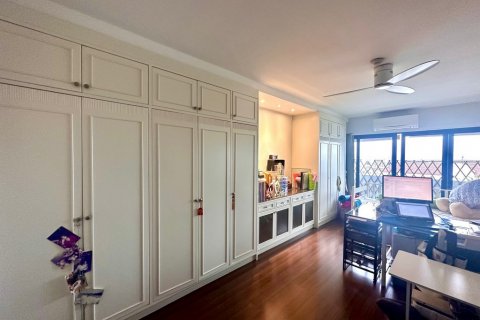 Condominio de 3 dormitorios en Bangkok, Tailandia № 115745 - foto 18