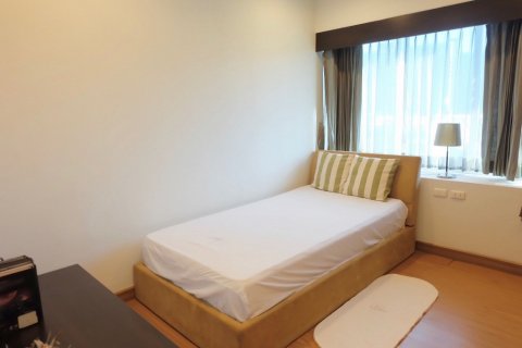 Condo in Bangkok, Thailand, 2 bedrooms  № 115744 - photo 7