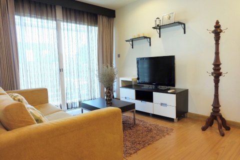 Condo in Bangkok, Thailand, 2 bedrooms  № 115744 - photo 2