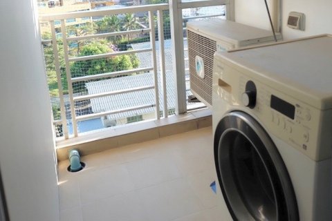Condo in Bangkok, Thailand, 2 bedrooms  № 115744 - photo 13