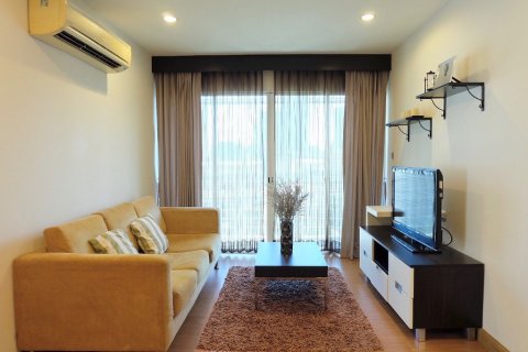Condo in Bangkok, Thailand, 2 bedrooms  № 115744 - photo 3