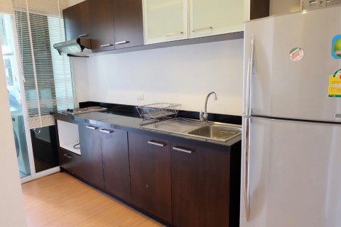 Condo in Bangkok, Thailand, 2 bedrooms  № 115744 - photo 11