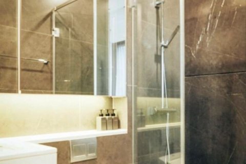Condominio de 1 dormitorio en Khlong Toei, Bangkok, Tailandia № 133852 - foto 10