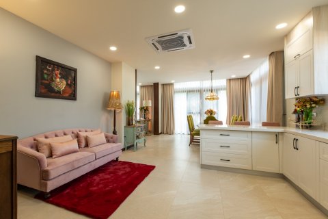 Chalet de 4 dormitorios en Saraphi, Tailandia № 133912 - foto 3