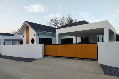 Chalet de 3 dormitorios en Chiang Mai, Tailandia № 162945 - foto 3