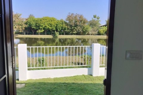 Chalet de 3 dormitorios en Chiang Mai, Tailandia № 162945 - foto 2