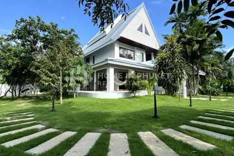 Casa de 4 dormitorios en Phuket, Tailandia № 209655