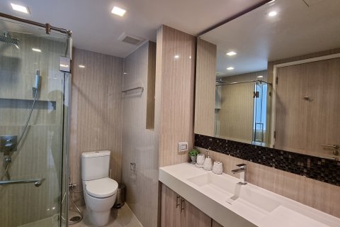 Condo in Watthana, Bangkok, Thailand, 1 bedroom № 200790 - photo 2