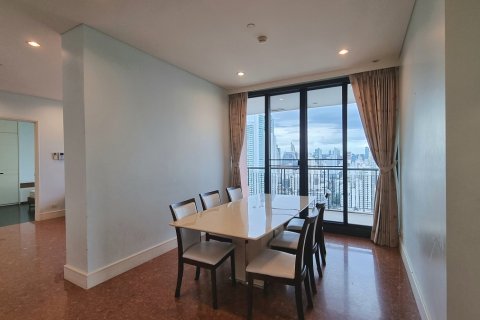 Condo in Watthana, Bangkok, Thailand, 3 bedrooms  № 200788 - photo 5