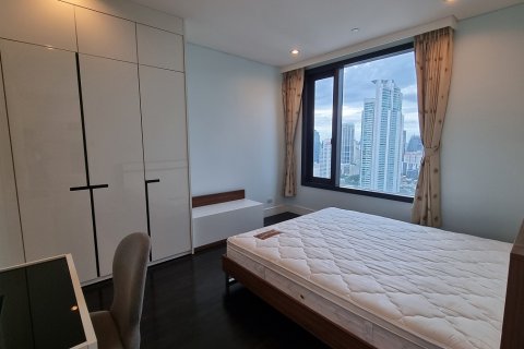 Condo in Watthana, Bangkok, Thailand, 3 bedrooms  № 200788 - photo 3