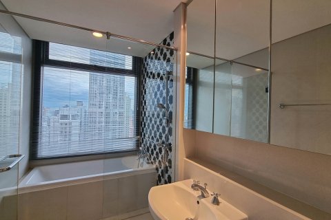 Condo in Watthana, Bangkok, Thailand, 3 bedrooms  № 200788 - photo 2