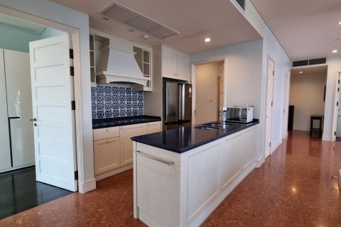 Condo in Watthana, Bangkok, Thailand, 3 bedrooms  № 200788 - photo 7