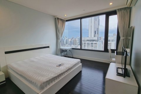 Condo in Watthana, Bangkok, Thailand, 3 bedrooms  № 200788 - photo 4