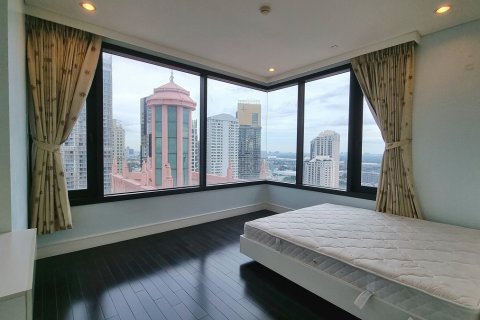 Condo in Watthana, Bangkok, Thailand, 3 bedrooms  № 200788 - photo 10