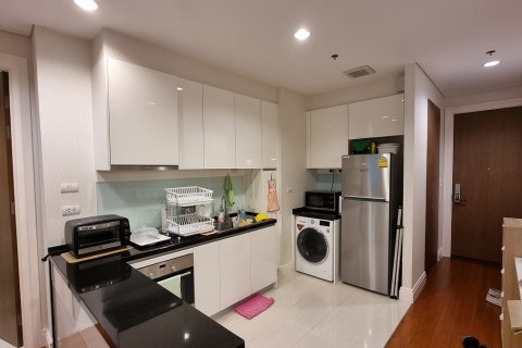 Condo in Watthana, Bangkok, Thailand, 2 bedrooms № 200789 - photo 4