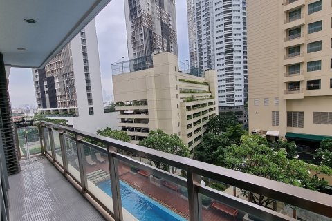 Condo in Watthana, Bangkok, Thailand, 2 bedrooms № 200789 - photo 7