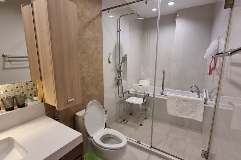 Condo in Watthana, Bangkok, Thailand, 2 bedrooms № 200789 - photo 8