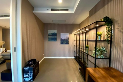 Condominio de 2 dormitorios en Khlong San, Bangkok, Tailandia № 138099 - foto 17