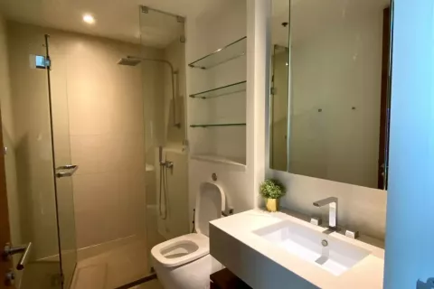 Condominio de 2 dormitorios en Khlong San, Bangkok, Tailandia № 138099 - foto 2