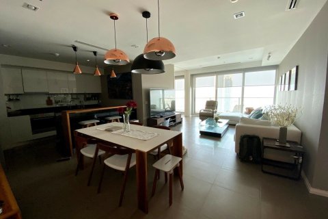 Condominio de 2 dormitorios en Khlong San, Bangkok, Tailandia № 138099