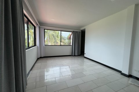 Casa de 8 dormitorios en Pattaya, Tailandia № 141958 - foto 9