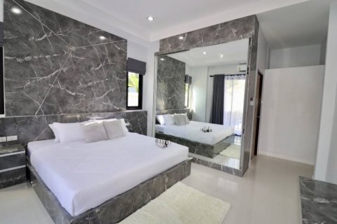Casa de 3 dormitorios en Bang Lamung, Tailandia № 64955 - foto 10