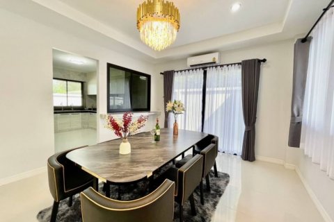 Casa de 3 dormitorios en Bang Lamung, Tailandia № 64955 - foto 8