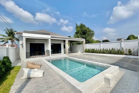 Casa de 3 dormitorios en Bang Lamung, Tailandia № 64955 - foto 20