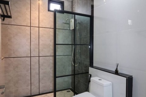 Casa de 3 dormitorios en Bang Lamung, Tailandia № 64955 - foto 12