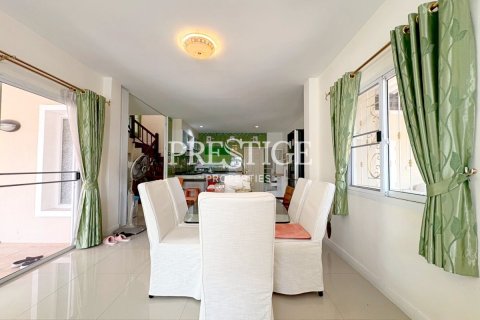 House in Pattaya, Thailand 5 bedrooms № 197743 - photo 6