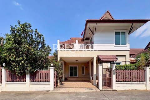 House in Pattaya, Thailand 5 bedrooms № 197743