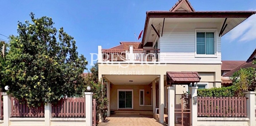 House in Pattaya, Thailand 5 bedrooms № 197743