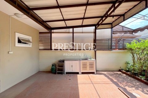 House in Pattaya, Thailand 5 bedrooms № 197743 - photo 25