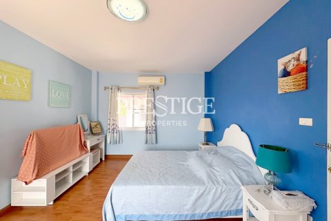 House in Pattaya, Thailand 5 bedrooms № 197743 - photo 14