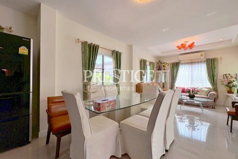 House in Pattaya, Thailand 5 bedrooms № 197743 - photo 7