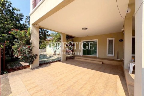 House in Pattaya, Thailand 5 bedrooms № 197743 - photo 24