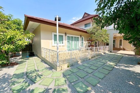 House in Pattaya, Thailand 5 bedrooms № 197743 - photo 23