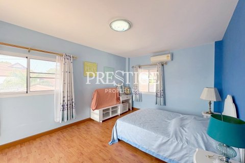House in Pattaya, Thailand 5 bedrooms № 197743 - photo 15