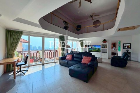 Condominio de 3 dormitorios en Pattaya, Tailandia № 197745