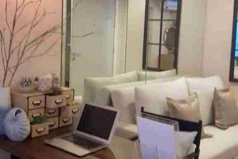 Condominio de 1 dormitorio en Thonburi, Bangkok, Tailandia № 208750 - foto 4