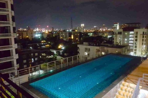 Condominio de 1 dormitorio en Phaya Thai, Bangkok, Tailandia № 208749 - foto 2
